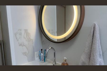 Apartamento à venda com 130m², 2 quartos e 2 vagas Apartamento à venda com 130m², 2 quartos e 2 vagasBanheiro
