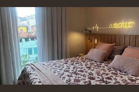 Apartamento à venda com 130m², 2 quartos e 2 vagas Apartamento à venda com 130m², 2 quartos e 2 vagasQuarto
