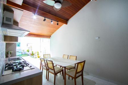 Apartamento à venda com 130m², 2 quartos e 2 vagasCozinha/Área de serviço/Espaço gourmet