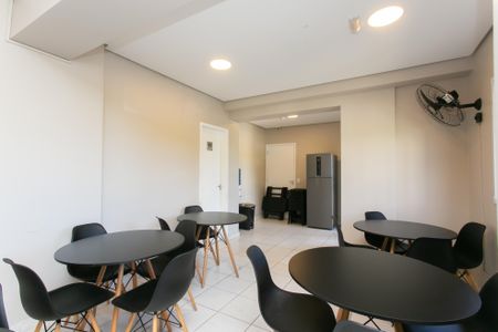 Apartamento para alugar com 42m², 2 quartos e 1 vaga Apartamento para alugar com 42m², 2 quartos e 1 vagaÁrea comum - Salão de festas