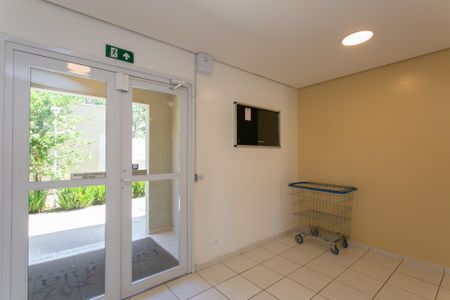 Apartamento para alugar com 42m², 2 quartos e 1 vaga Apartamento para alugar com 42m², 2 quartos e 1 vagaHall de Entrada