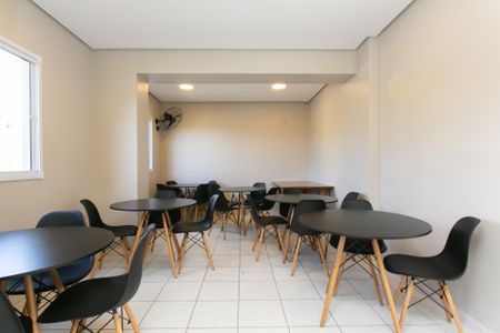 Apartamento para alugar com 42m², 2 quartos e 1 vaga Apartamento para alugar com 42m², 2 quartos e 1 vagaÁrea comum - Salão de festas