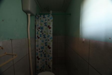 Casa à venda com 260m², 3 quartos e sem vagaBanheiro -Fundos