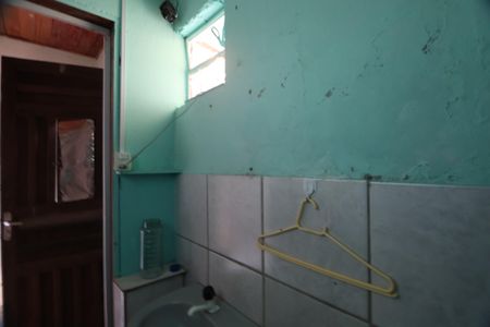 Casa à venda com 260m², 3 quartos e sem vagaBanheiro -Fundos