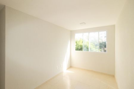 Sala de apartamento para alugar com 2 quartos, 38m² em Cosmos, Rio de Janeiro