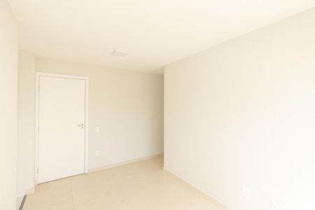 Sala de apartamento para alugar com 2 quartos, 38m² em Cosmos, Rio de Janeiro