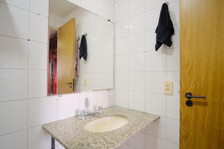 Apartamento à venda com 74m², 3 quartos e 1 vagaBanheiro da Suíte