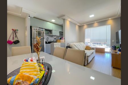 Sala de apartamento à venda com 2 quartos, 60m² em Jaguaribe, Osasco