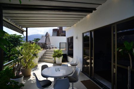 Apartamento à venda com 526m², 4 quartos e 3 vagasVaranda