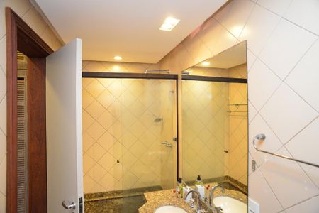 Apartamento à venda com 526m², 4 quartos e 3 vagasBanheiro Suíte 1