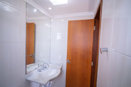 Apartamento à venda com 68m², 2 quartos e 2 vagasBanheiro da Suíte