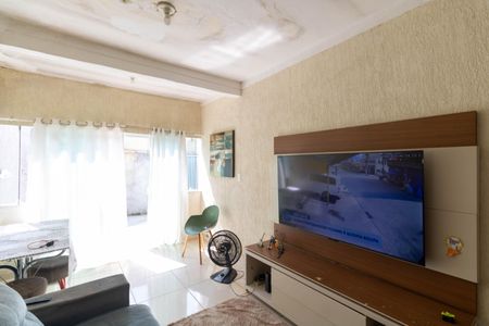 Casa para alugar com 65m², 2 quartos e 1 vagaSala