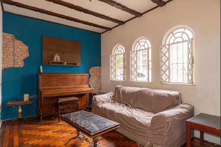 Casa à venda com 120m², 3 quartos e sem vaga Casa à venda com 120m², 3 quartos e sem vagaSala