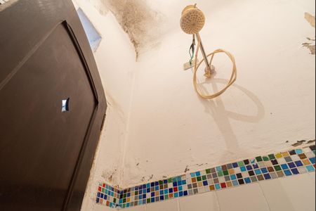 Casa à venda com 120m², 3 quartos e sem vaga Casa à venda com 120m², 3 quartos e sem vagaBanheiro de Serviço