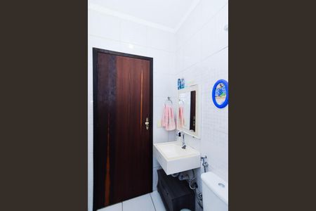Casa à venda com 200m², 2 quartos e 7 vagasBanheiro Social 2