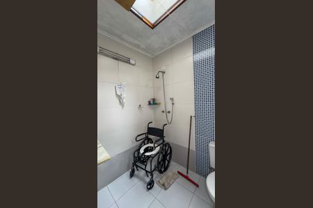 Casa à venda com 280m², 3 quartos e 4 vagasBanheiro da Suíte 1