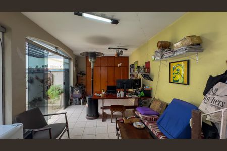 Casa à venda com 280m², 3 quartos e 4 vagasEscritório