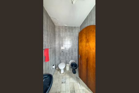 Casa à venda com 280m², 3 quartos e 4 vagasBanheiro da Suíte 2