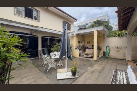 Casa à venda com 280m², 3 quartos e 4 vagasQuintal
