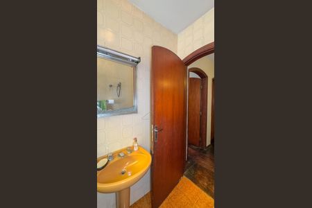Casa à venda com 280m², 3 quartos e 4 vagasBanheiro social
