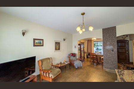 Casa à venda com 280m², 3 quartos e 4 vagasSala