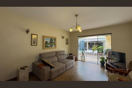 Casa à venda com 280m², 3 quartos e 4 vagasSala