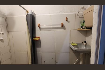 Banheiro  de kitnet/studio para alugar com 1 quarto, 30m² em Centro, Salvador