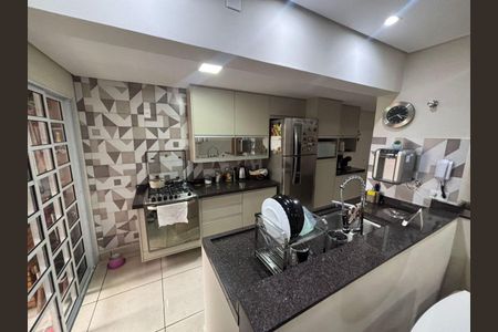 Casa à venda com 3 quartos, 180m² em Jardim Bom Clima, Guarulhos