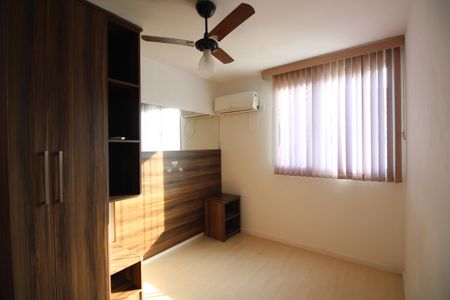 Quarto 1 de apartamento para alugar com 2 quartos, 48m² em Taquara, Rio de Janeiro