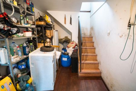 Casa à venda com 170m², 3 quartos e 2 vagasEscada Edícula