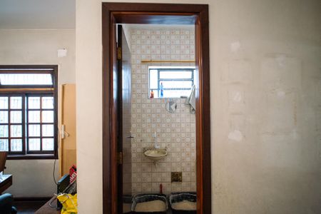 Casa à venda com 170m², 3 quartos e 2 vagasBanheiro Social