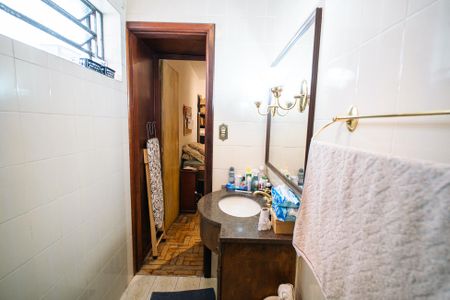 Casa à venda com 170m², 3 quartos e 2 vagasBanheiro Suíte 1