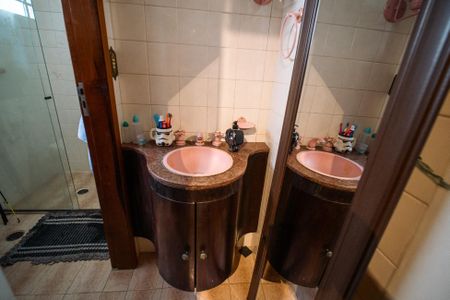 Casa à venda com 170m², 3 quartos e 2 vagasBanheiro Suíte 3