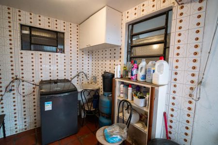 Casa à venda com 170m², 3 quartos e 2 vagasÁrea de Serviço
