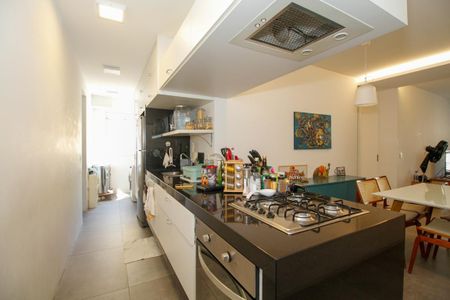 Apartamento à venda com 103m², 2 quartos e 2 vagasCozinha e Área de Serviço