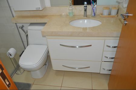 Casa para alugar com 260m², 3 quartos e 4 vagasBanheiro da Suíte 2