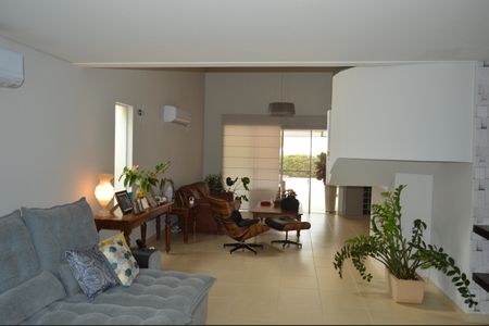 Casa para alugar com 260m², 3 quartos e 4 vagasSala de TV