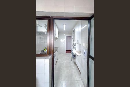 Apartamento para alugar com 74m², 3 quartos e 1 vagaÁrea de Serviço