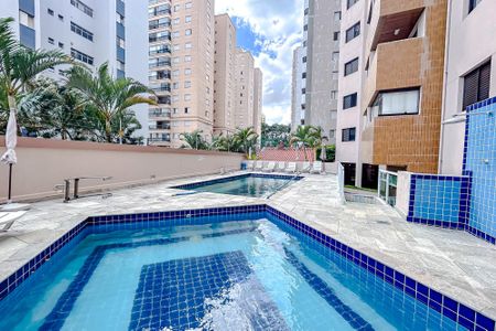 Apartamento para alugar com 74m², 3 quartos e 1 vagaÁrea comum - Piscina