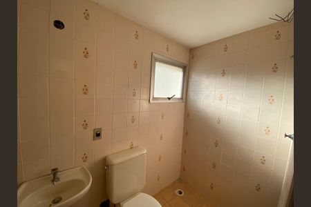 Apartamento para alugar com 60m², 3 quartos e sem vagaBanheiro