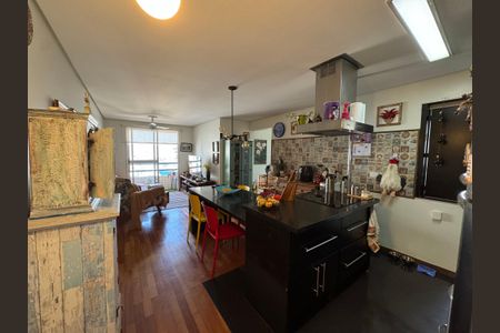 Apartamento à venda com 82m², 2 quartos e 2 vagasCozinha