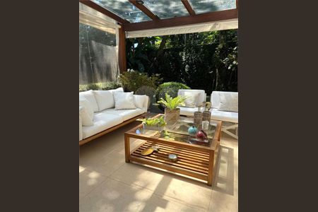 Casa à venda com 3 quartos, 400m² em Jardim Petropolis, São Paulo