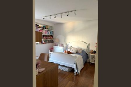 Casa à venda com 3 quartos, 400m² em Jardim Petropolis, São Paulo