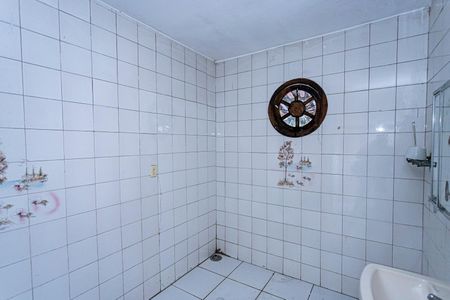 Casa para alugar com 100m², 2 quartos e 1 vaga Casa para alugar com 100m², 2 quartos e 1 vagaBanheiro