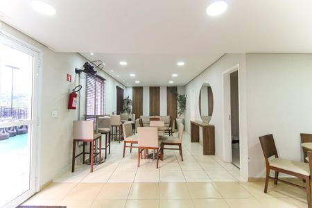 Apartamento para alugar com 49m², 2 quartos e 1 vaga Apartamento para alugar com 49m², 2 quartos e 1 vagaÁrea comum - Salão de festas