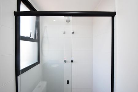 banheiro de apartamento para alugar com 1 quarto, 25m² em Pinheiros, São Paulo