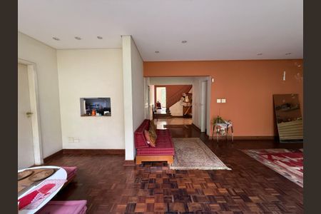 Casa à venda com 4 quartos, 403m² em Pacaembu, São Paulo