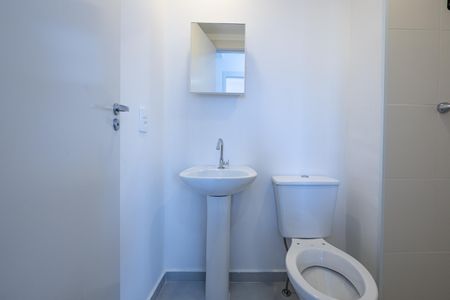 Apartamento para alugar com 38m², 2 quartos e sem vaga Apartamento para alugar com 38m², 2 quartos e sem vagaBanheiro