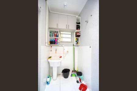 Casa de condomínio à venda com 65m², 3 quartos e 1 vagaÁrea de serviço