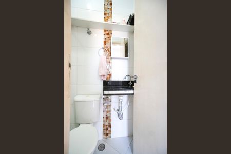 Casa de condomínio à venda com 65m², 3 quartos e 1 vagaBanheiro da suíte